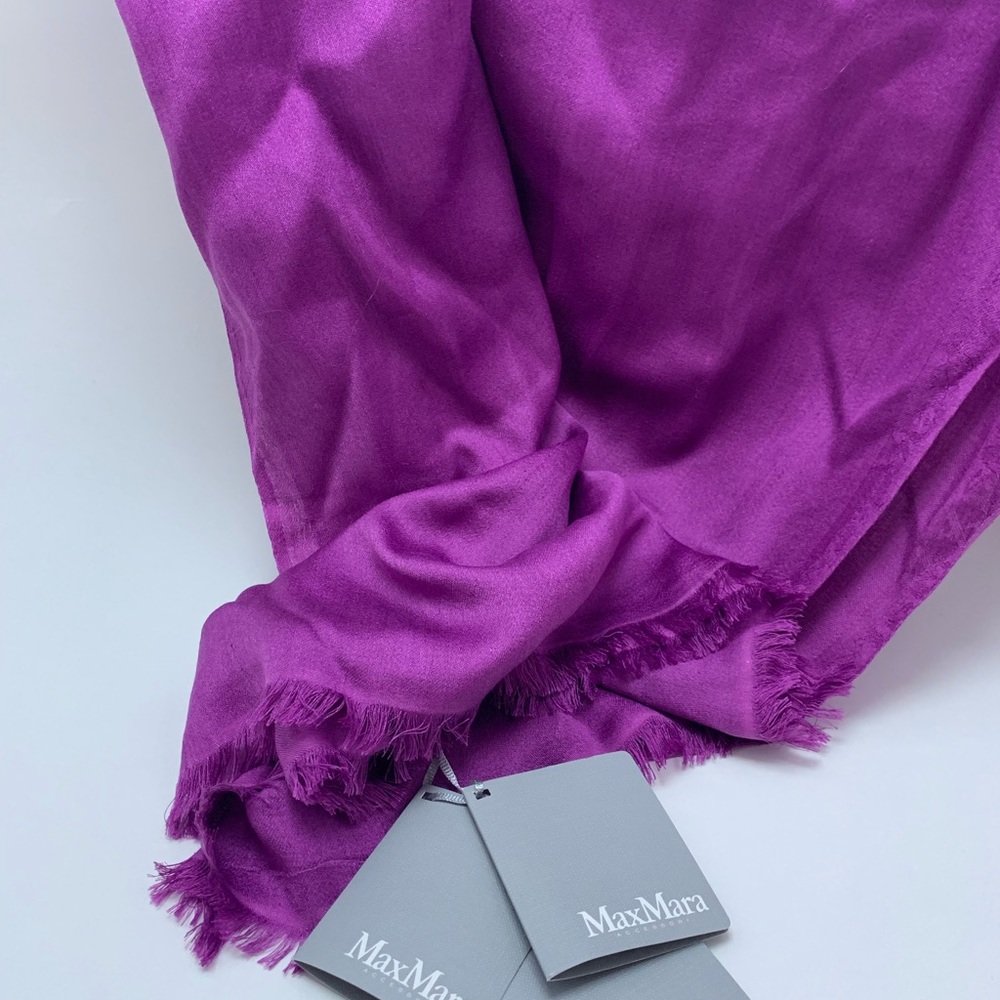 Max Mara  “Upupa” purple scarf 100% silk w fringe